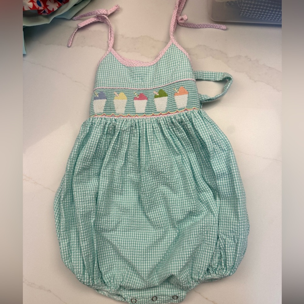 Best Dressed Child 2T smocked bubble